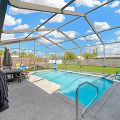 Modern w/ Heated Pool & Fence by Siesta Key Beach!