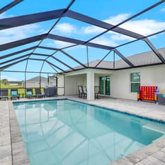 New W/ heated Pool & Pier! Ideal for 2 Families!