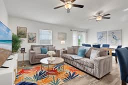 New W/ heated Pool & Pier! Ideal for 2 Families! - Image 2