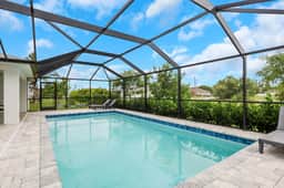 New Build W/ Heated Pool! Perfect for 2 families! - Image 4
