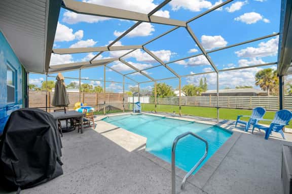 Modern w/ Heated Pool & Fence by Siesta Key Beach! - Image 1