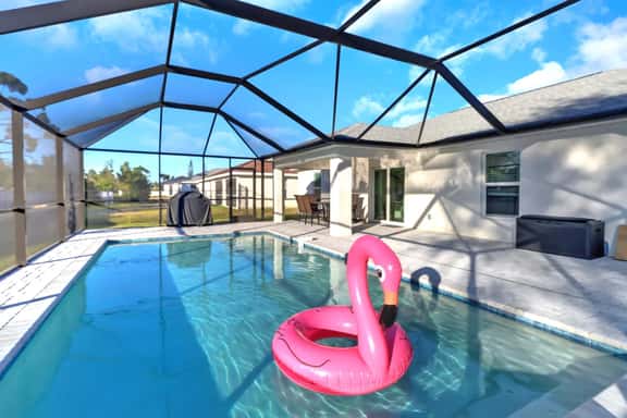 Oasis W/ Heated Salt Water Pool & Screen In Patio! - Image 1