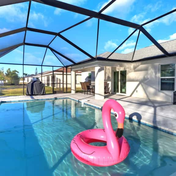 Oasis W/ Heated Salt Water Pool & Screen In Patio! - Image 1