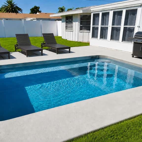 Spacious home w/ Heated Pool 3 miles from IMG! - Image 1