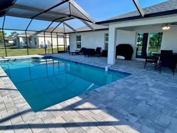 Enjoy Heated Salt Water Pool & Patio! Ideal for 2 Families