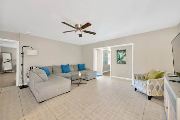 Modern w/ Heated Pool & Fence by Siesta Key Beach!