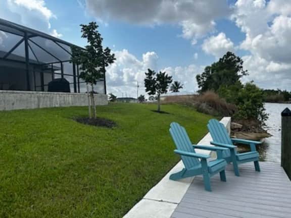 New W/ heated Pool & Pier! Ideal for 2 Families!