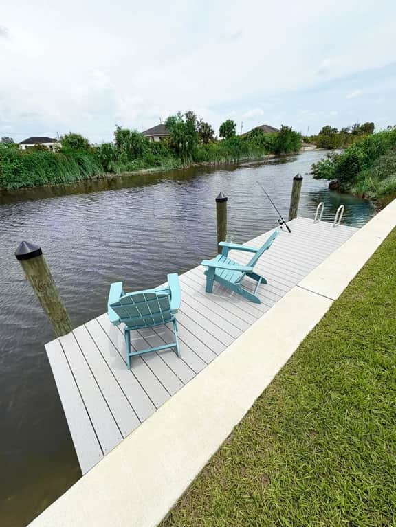 New W/ heated Pool & Pier! Ideal for 2 Families!