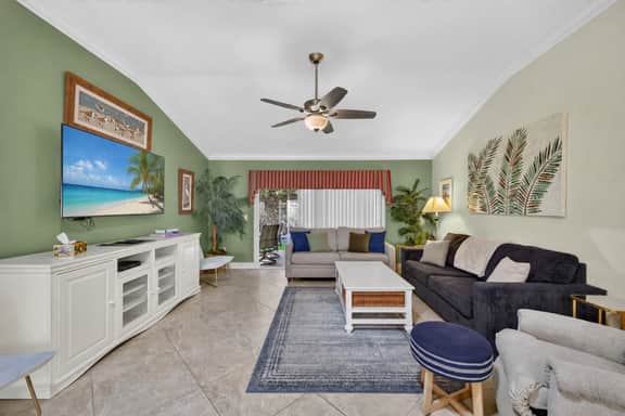 The Villages: Sumter Landing w/ lanai, patio!
