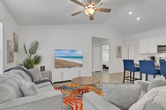 Spacious home w/ Heated Saltwater Pool & Private Pier! Perfect for two Families! - Image 3