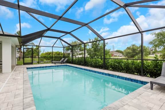 New Build W/ Heated Pool! Perfect for 2 families! - Image 4