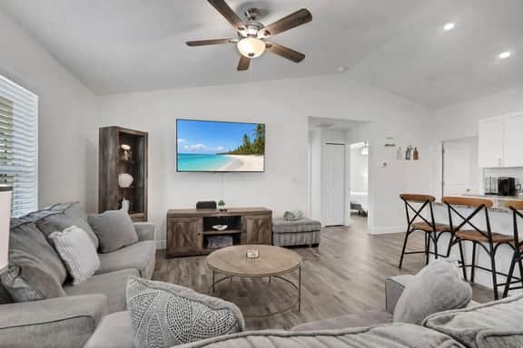 New Build W/ Heated Pool! Perfect for 2 families! - Image 2