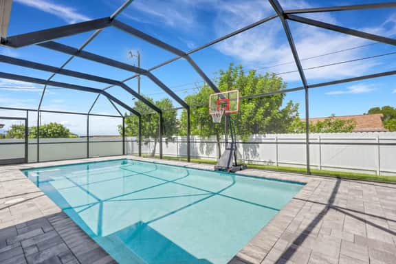 New W/ Heated SaltWater Pool! Ideal for 2 Families - Image 4