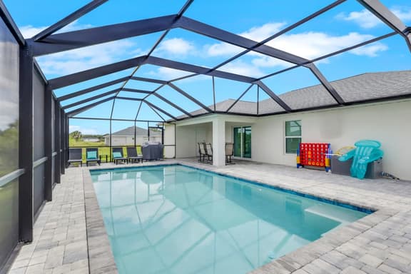 New W/ heated Pool & Pier! Ideal for 2 Families! - Image 1