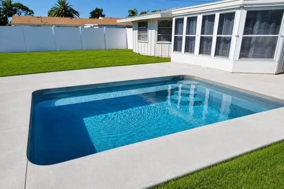 Spacious home w/ Heated Pool 3 miles from IMG! - Image 1